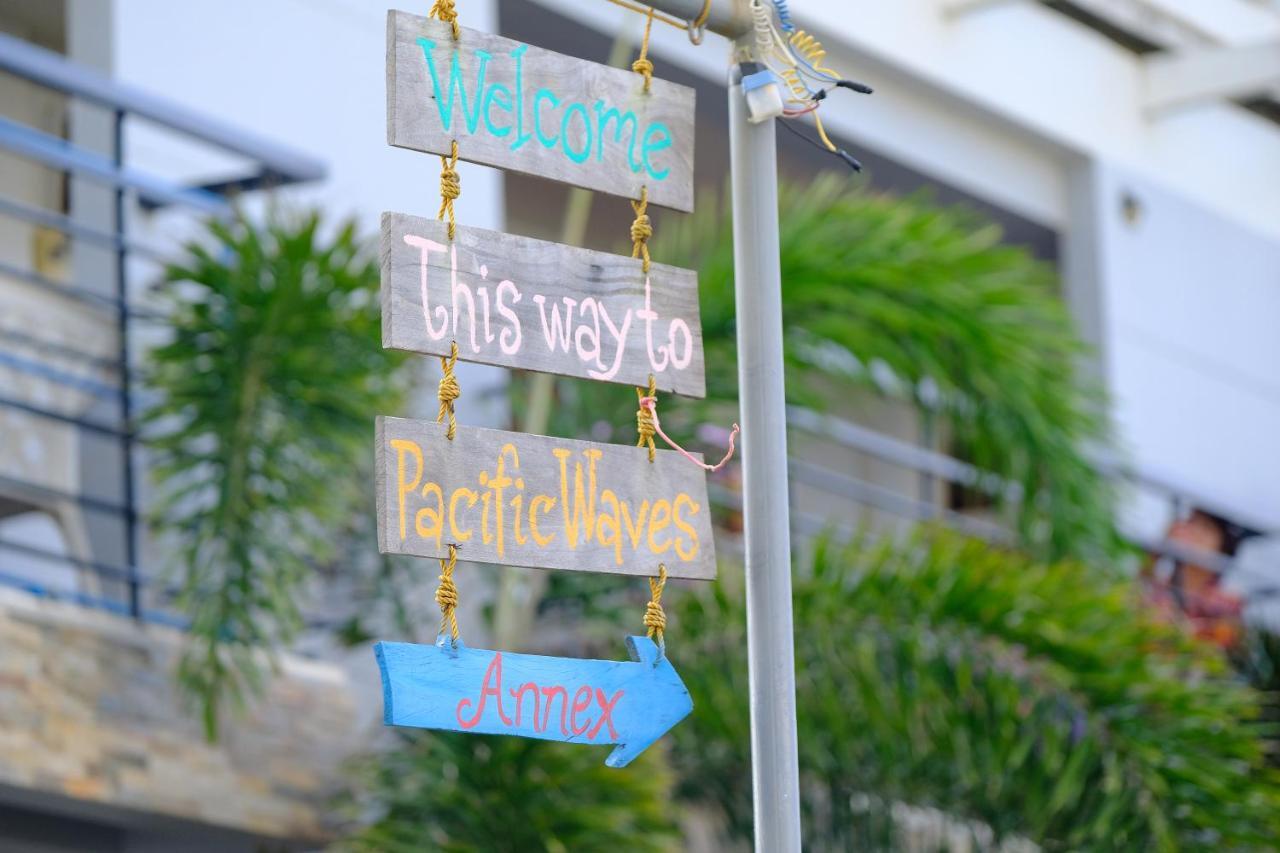 Pacific Waves Inn バレル エクステリア 写真